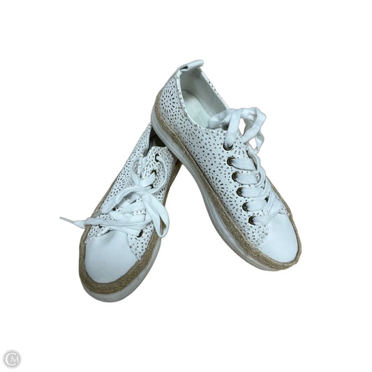 Shoes Sneakers By Maurices In Cream, Size: 6