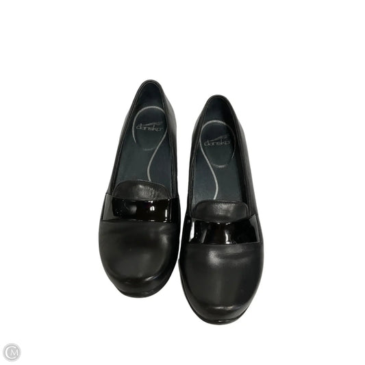 Shoes Flats By Dansko In Black, Size: 8.5