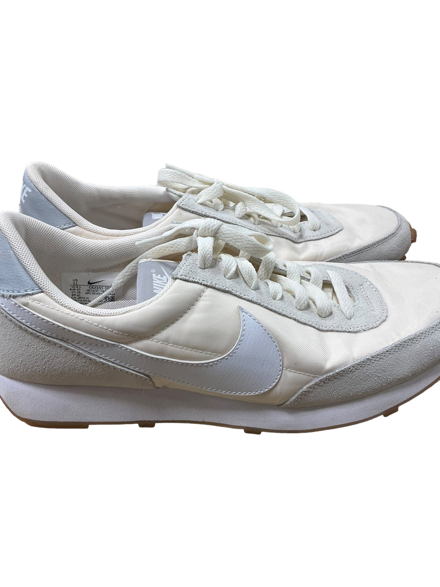 Shoes Athletic By Nike In Cream, Size: 11