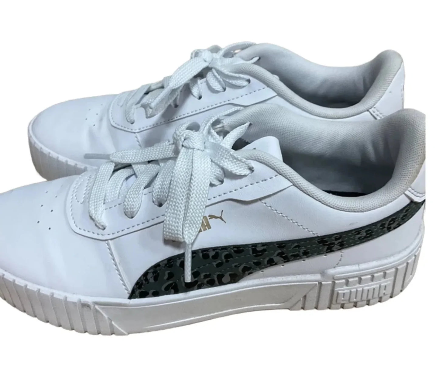 Shoes Athletic By Puma In White, Size: 6