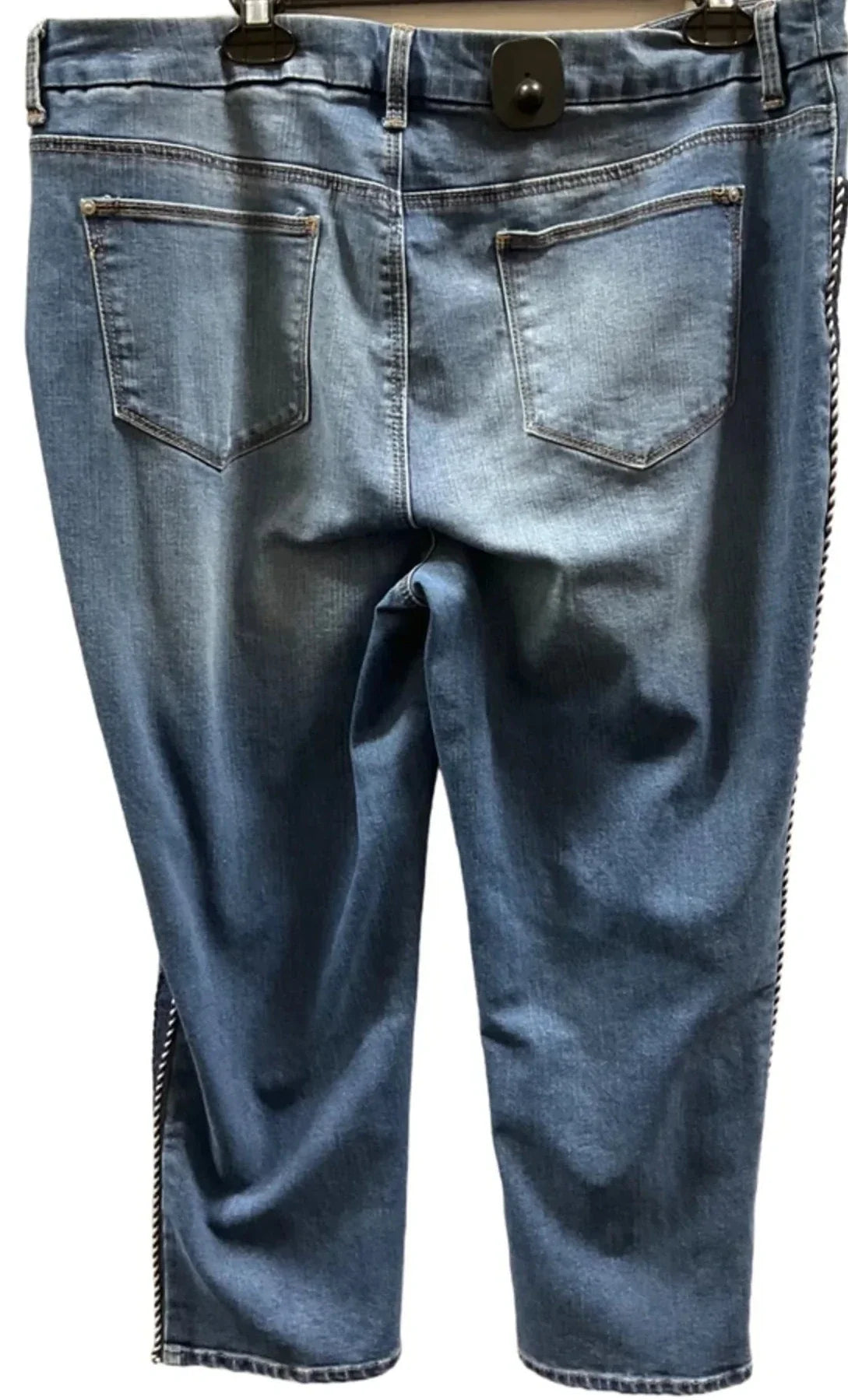 Jeans Cropped By Chicos In Blue Denim, Size: L