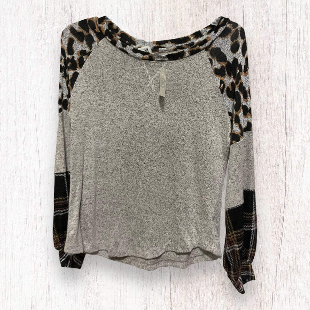 Top Long Sleeve By Maurices In Animal Print, Size: S