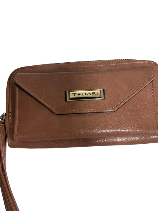 Wristlet Tahari By Arthur Levine, Size Medium