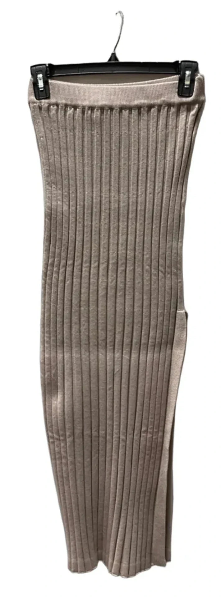 Skirt Maxi By Clothes Mentor In Beige, Size: M