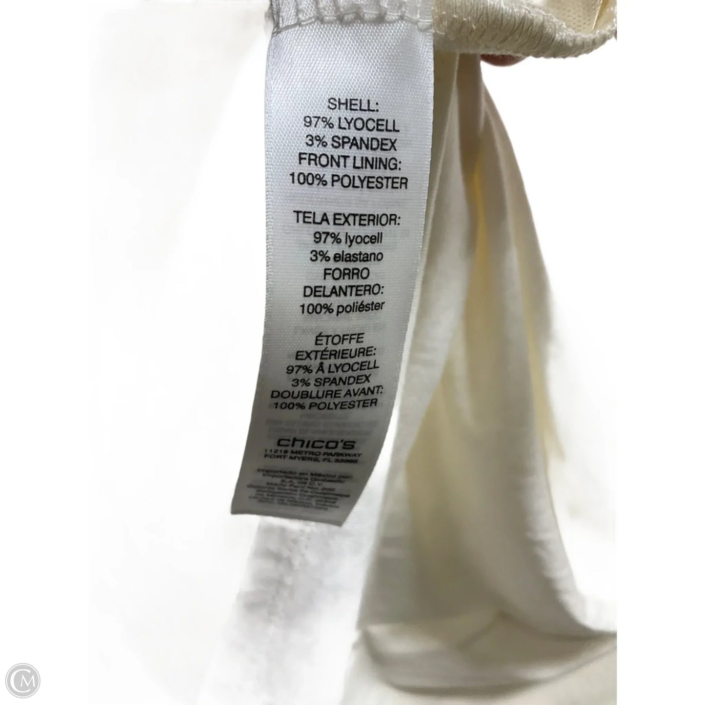 Top Long Sleeve Basic By Chicos In White, Size: L