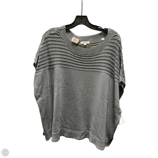 Top Short Sleeve By Max Studio In Grey, Size: L
