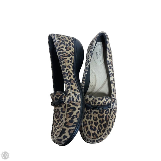 Shoes Flats By Clarks In Animal Print, Size: 10