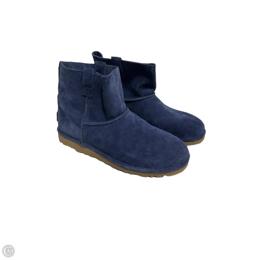 Boots Designer By Ugg In Blue, Size: 9