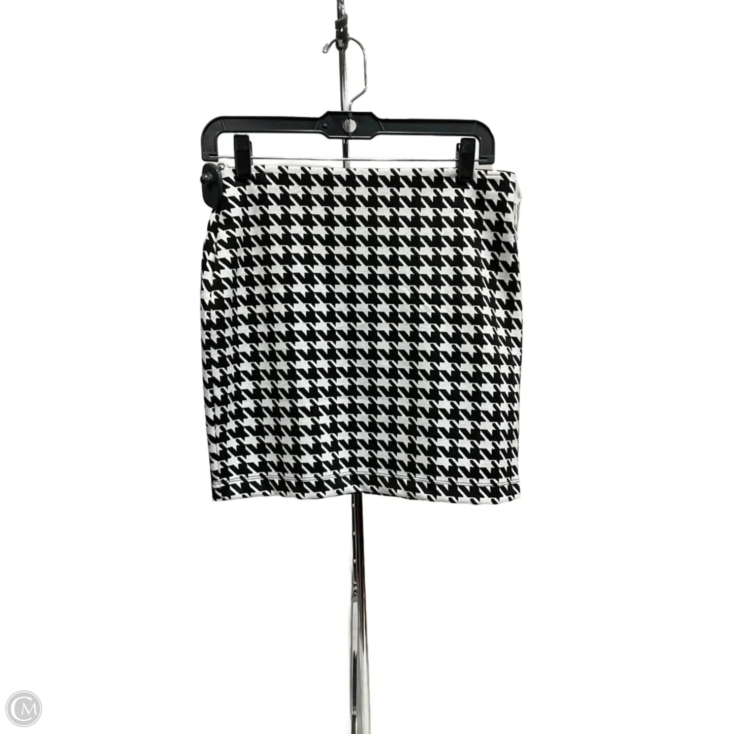 Skirt Mini & Short By Express In Black & White, Size: S