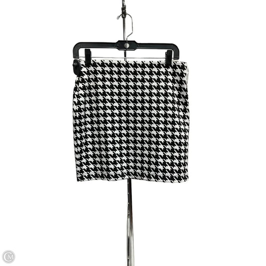 Skirt Mini & Short By Express In Black & White, Size: S