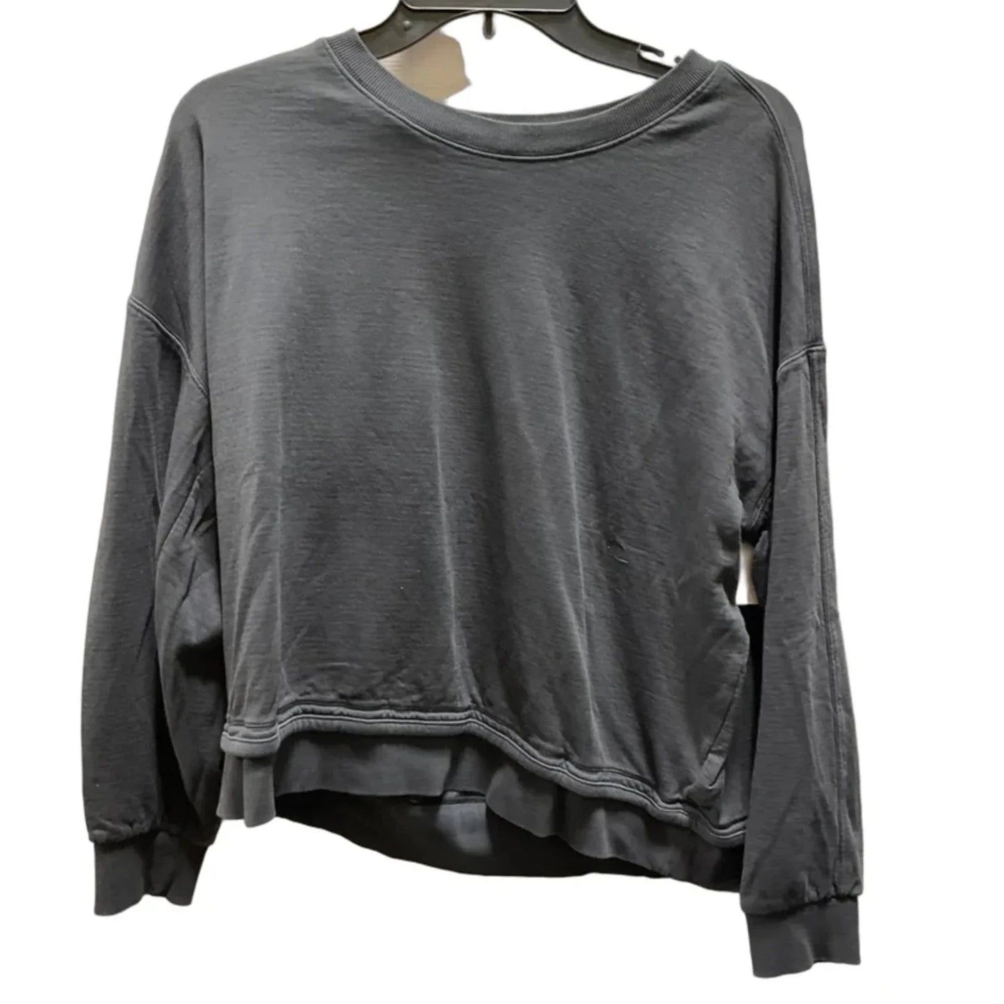 Athletic Top Long Sleeve Crewneck By Athleta In Grey, Size: S