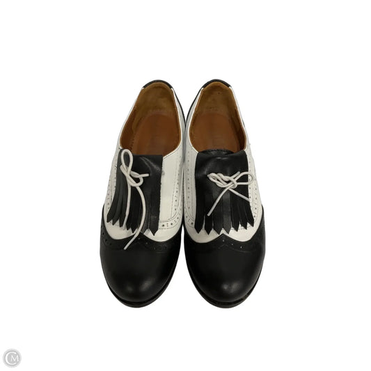 Shoes Flats By Cma In Black & White, Size: 8