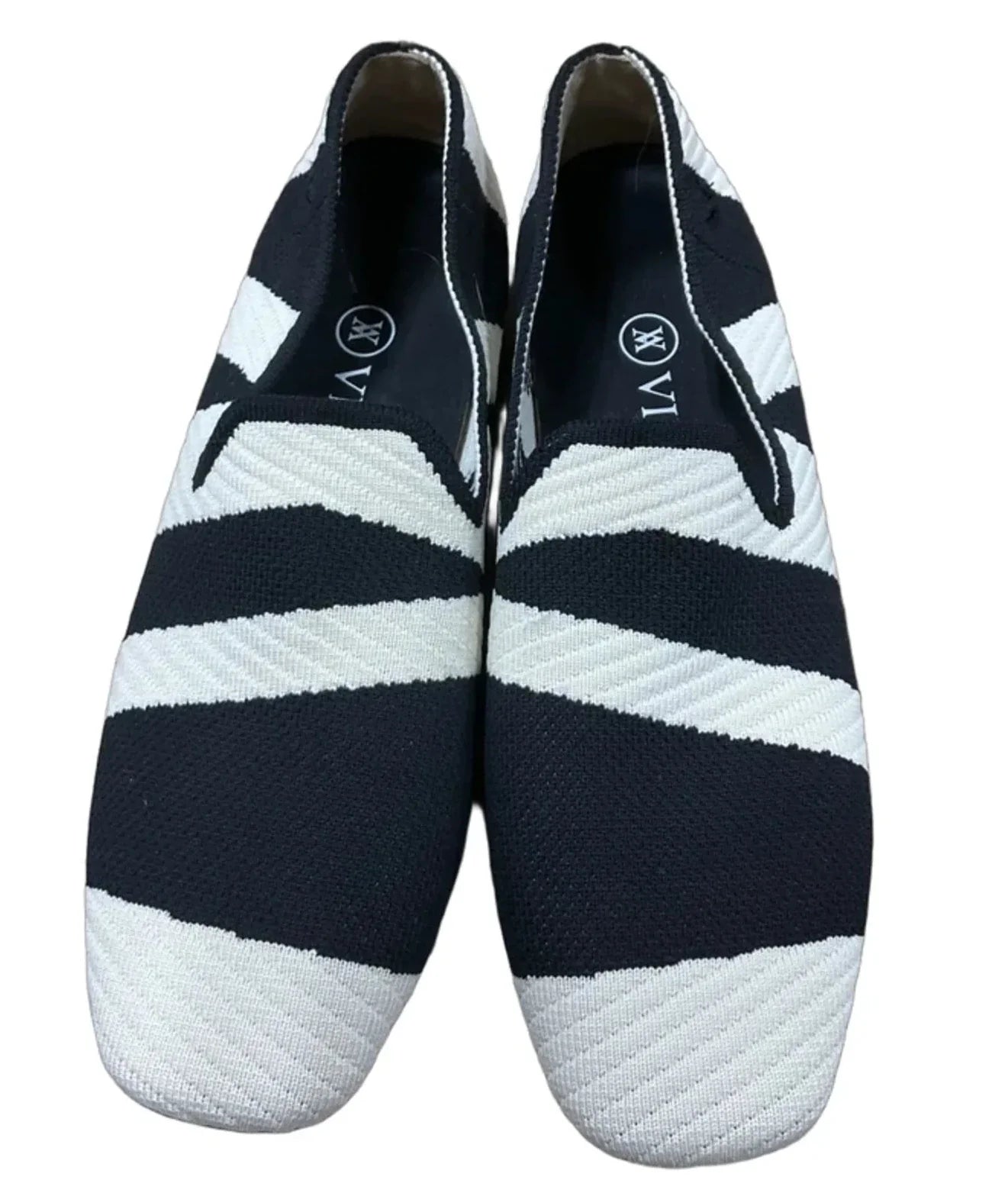 Shoes Flats By Vivaia In Black & White, Size: 7