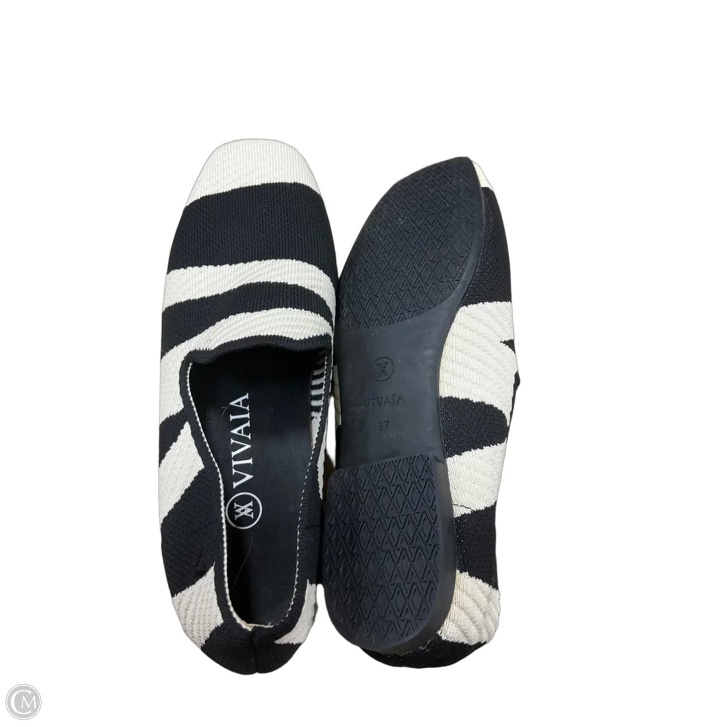 Shoes Flats By Vivaia In Black & White, Size: 7