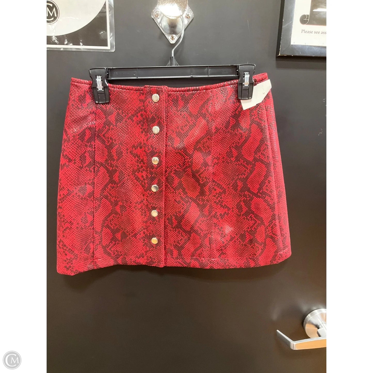 Skirt Mini & Short By Astr The Label In Red, Size: S