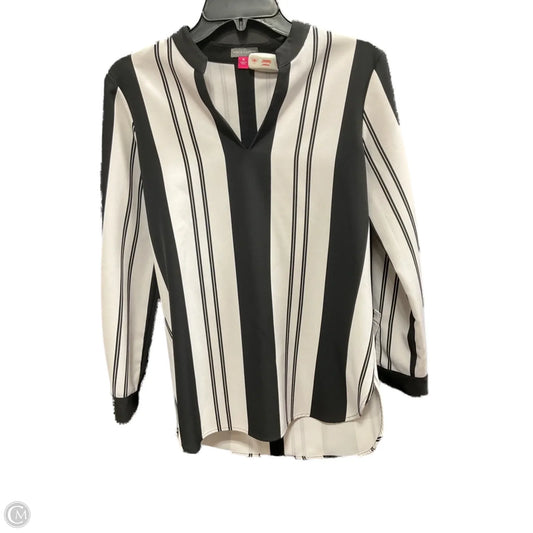 Top Long Sleeve By Vince Camuto In Striped Pattern, Size: Xs