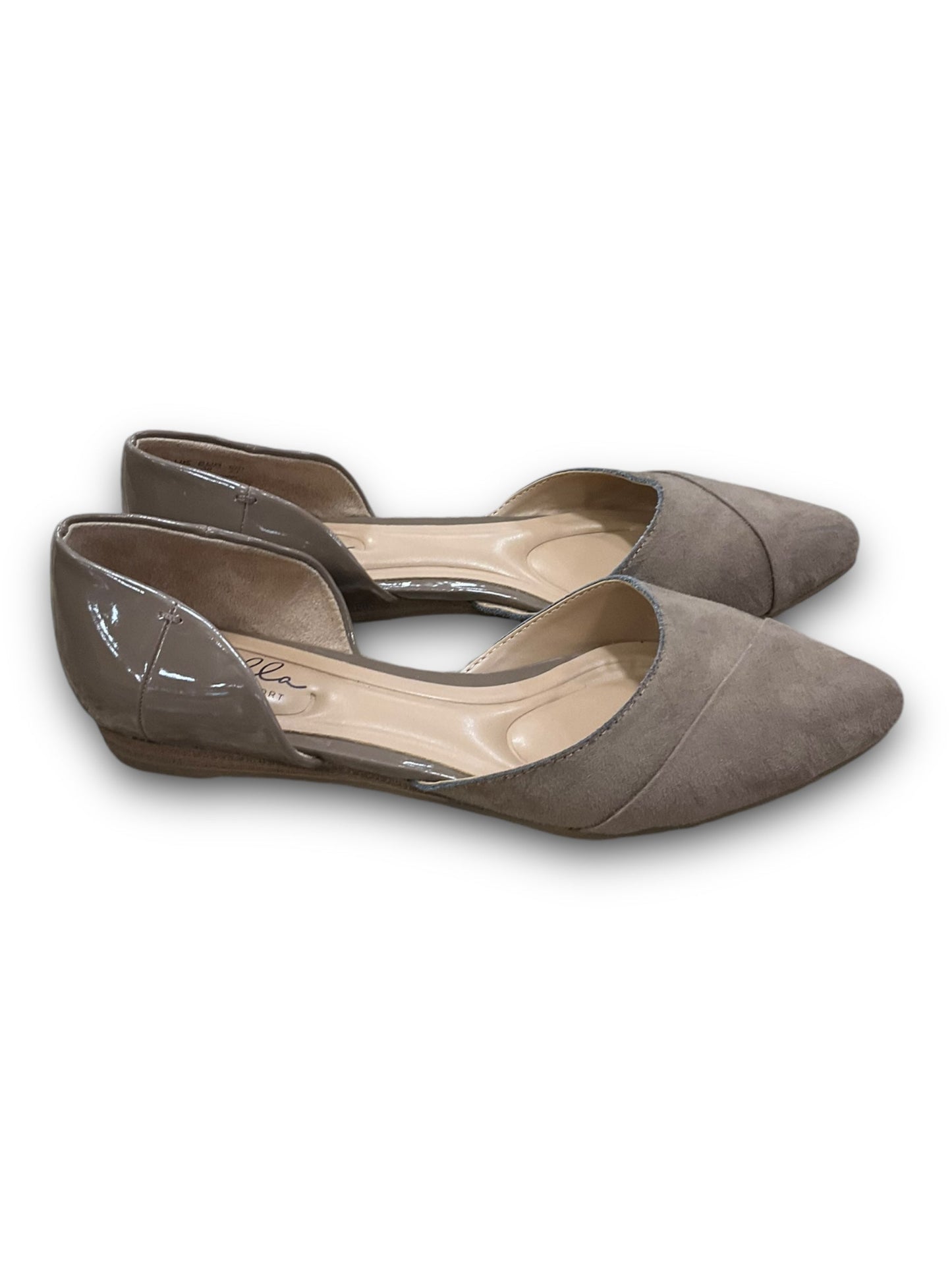 Sandals Flats By Clothes Mentor In Tan, Size: 6