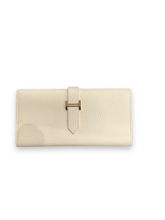 Wallet By Clothes Mentor, Size: Medium