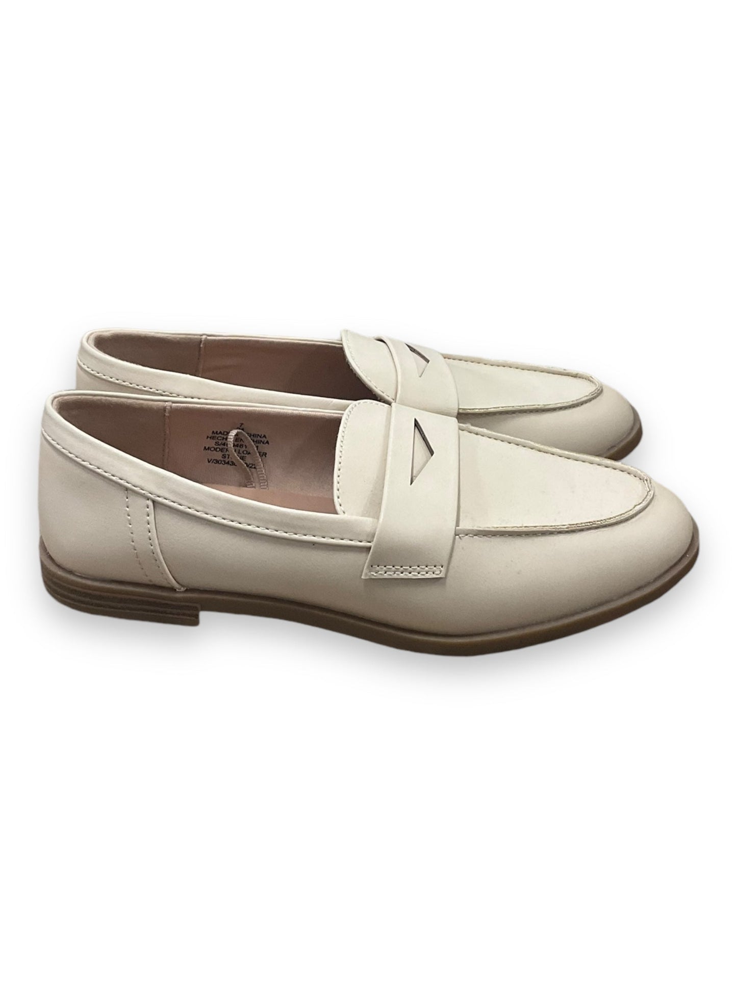 Shoes Flats By Old Navy In Cream, Size: 7