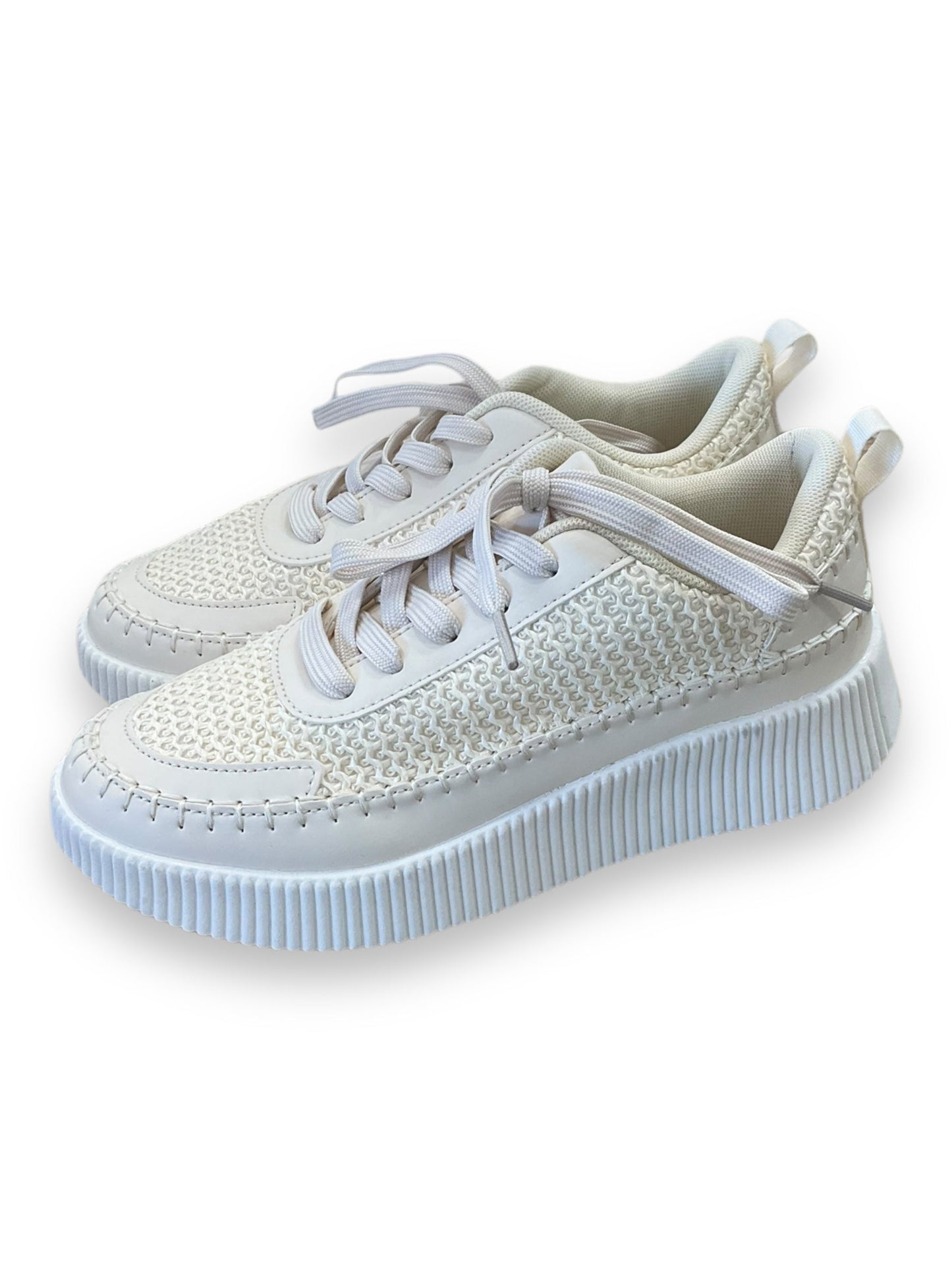 Shoes Sneakers By Cmc In Cream, Size: 6