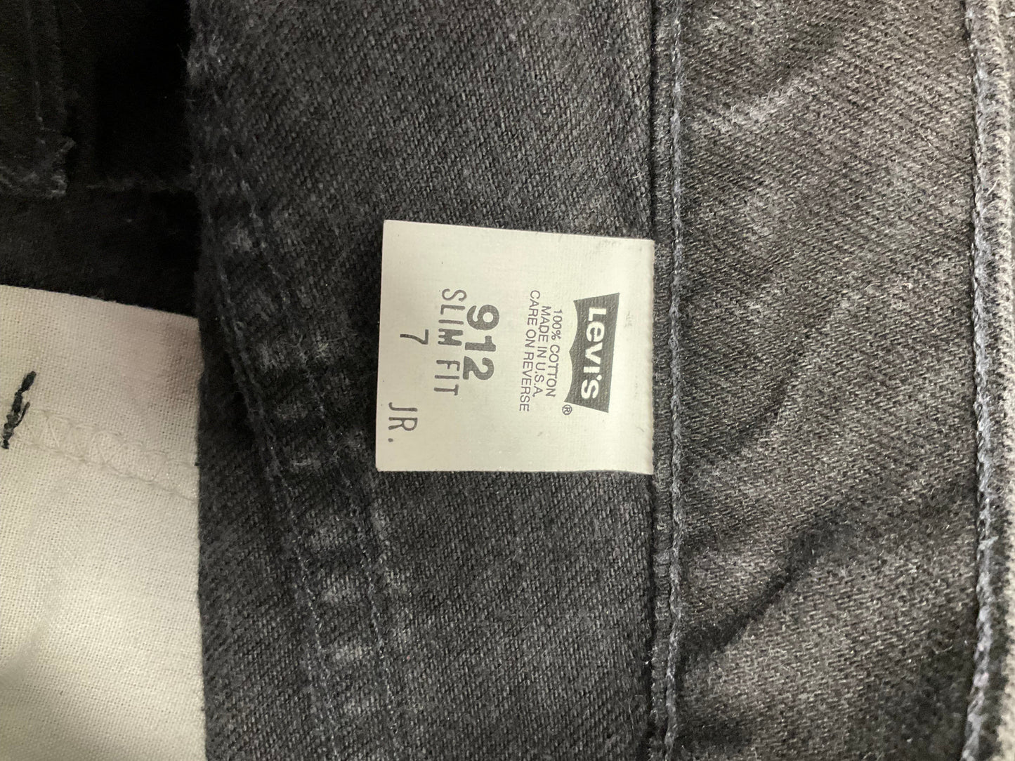 Black Shorts Levis, Size 4