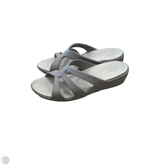 Sandals Flats By Crocs In Grey, Size: 8