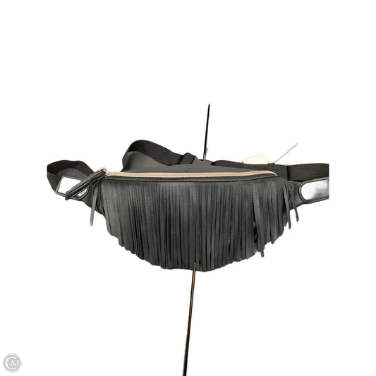 Belt Bag By Clothes Mentor, Size: Medium