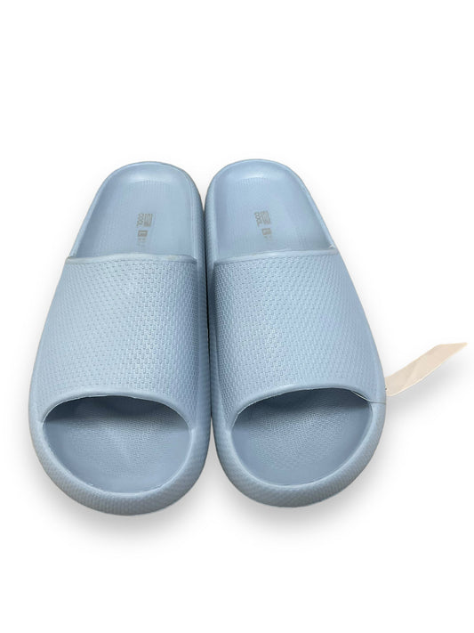 Blue Sandals Flats 32 Degrees, Size 9