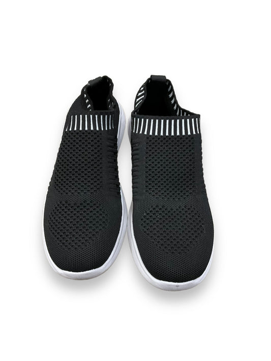 Black & White Shoes Athletic Danskin, Size 7