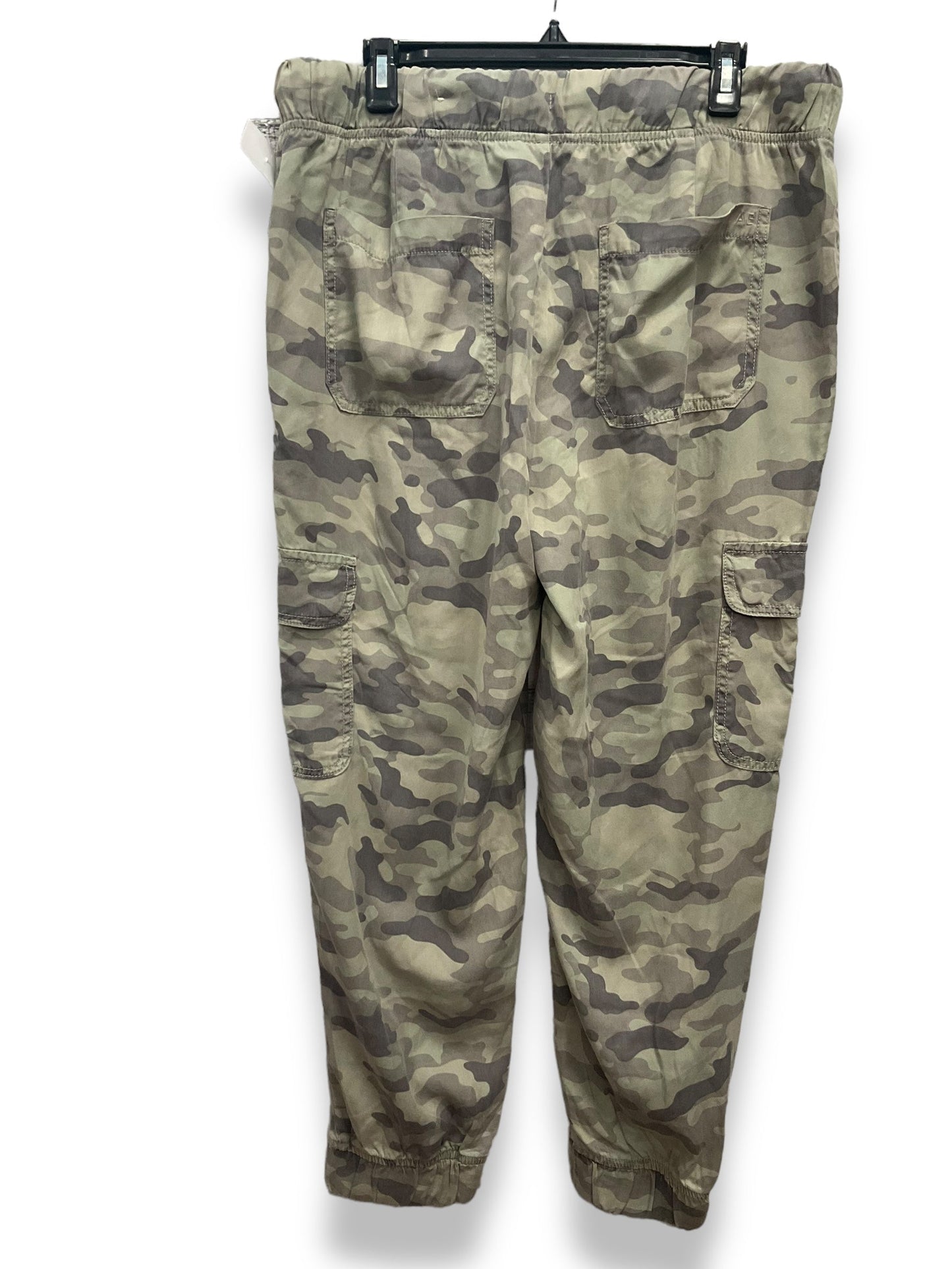 Camouflage Print Pants Cargo & Utility American Eagle, Size L
