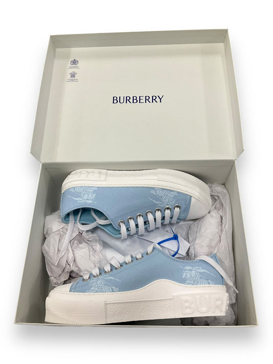 Shoes Luxury Designer By Burberry In Blue & White, Size: 6.5