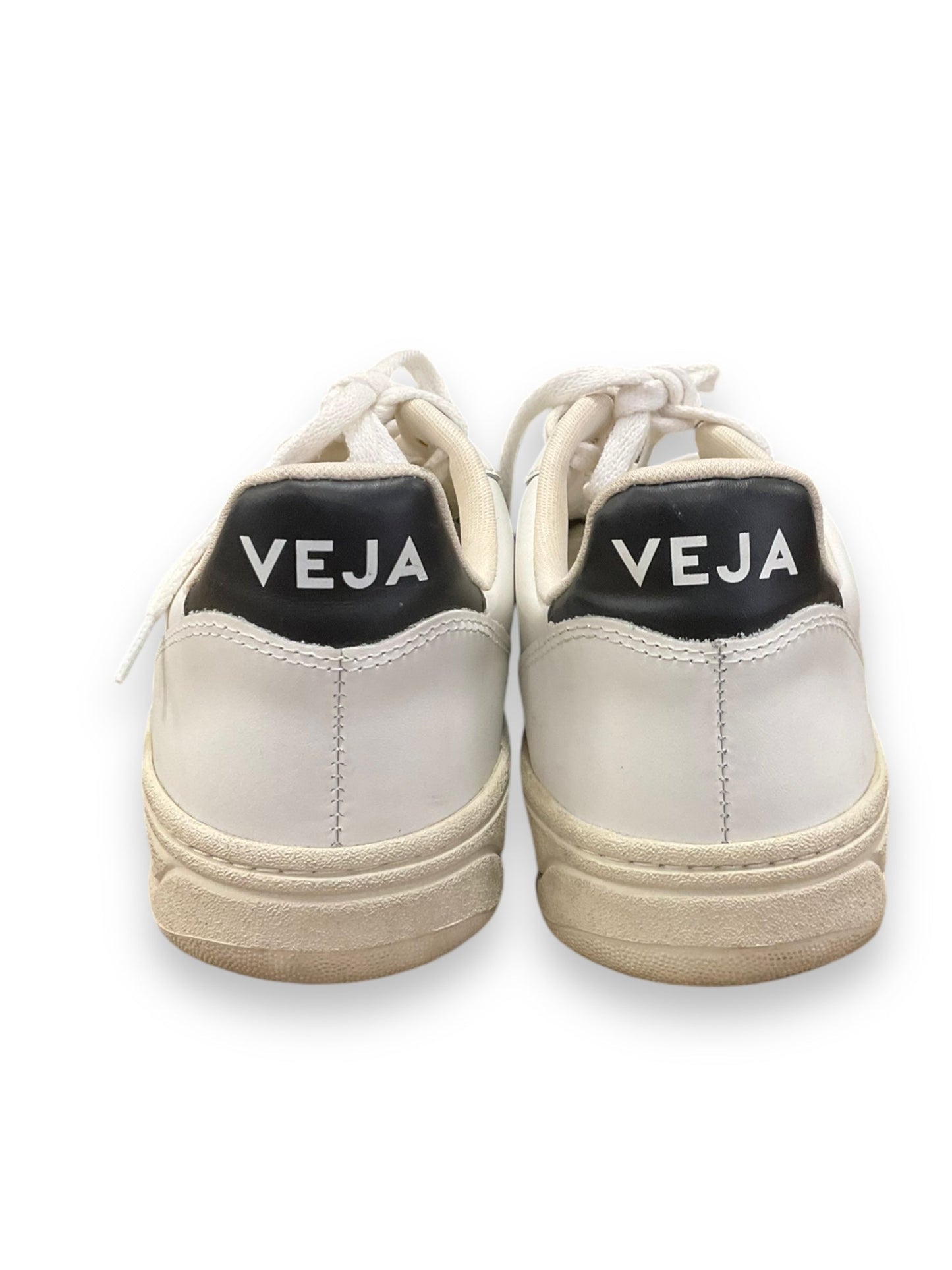 Shoes Sneakers By Veja In White, Size: 8