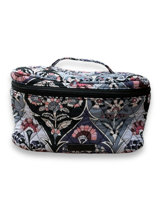 Makeup Bag By Vera Bradley, Size: Medium