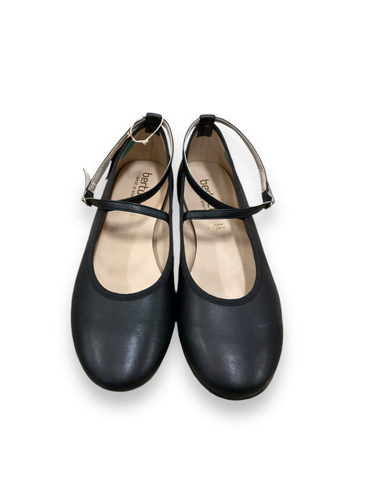 Shoes Flats By Clothes Mentor In Black, Size: 8