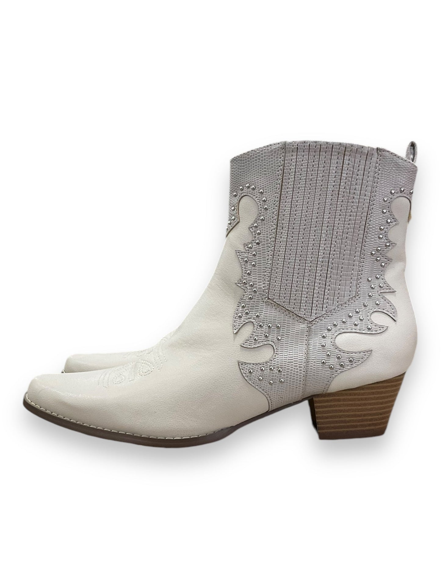 Boots Western By Comfort Casual In Cream, Size: 11