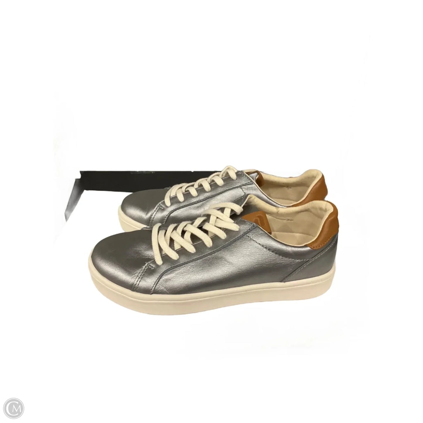 Shoes Sneakers By Infinity In Silver, Size: 8.5