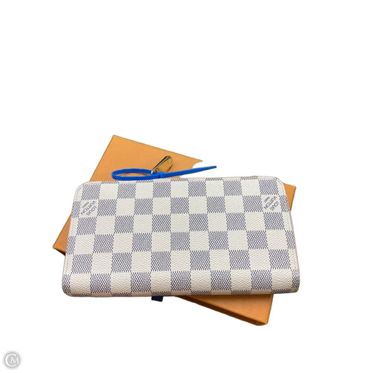 Wallet Luxury Designer By Louis Vuitton, Size: Medium