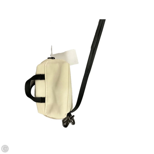 Coin Purse By Clothes Mentor, Size: Small