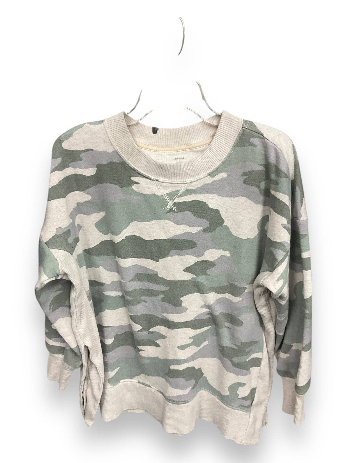 Top Long Sleeve By Aerie In Camouflage Print, Size: M