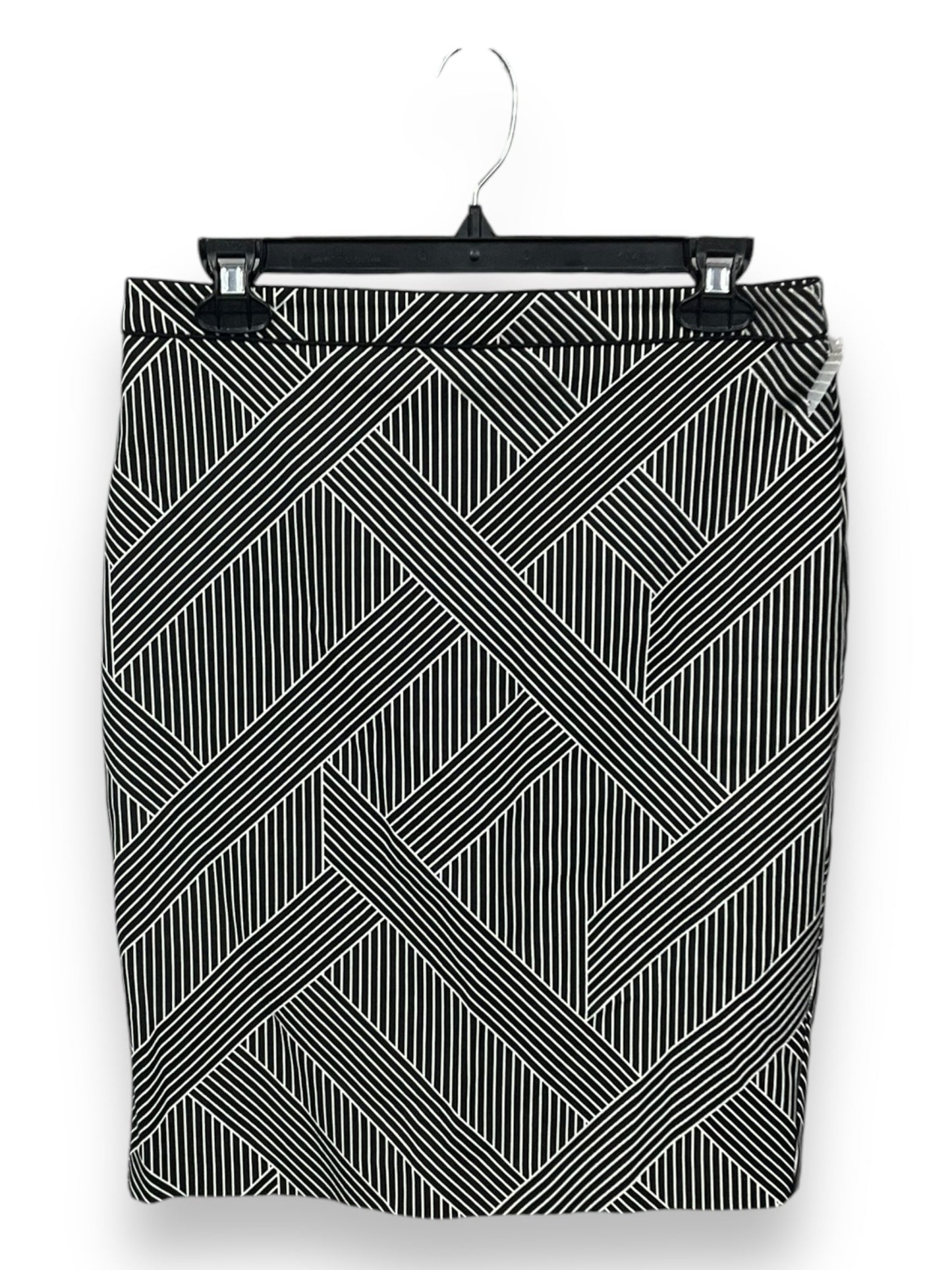 Skirt Mini & Short By Ann Taylor In Black & White, Size: S