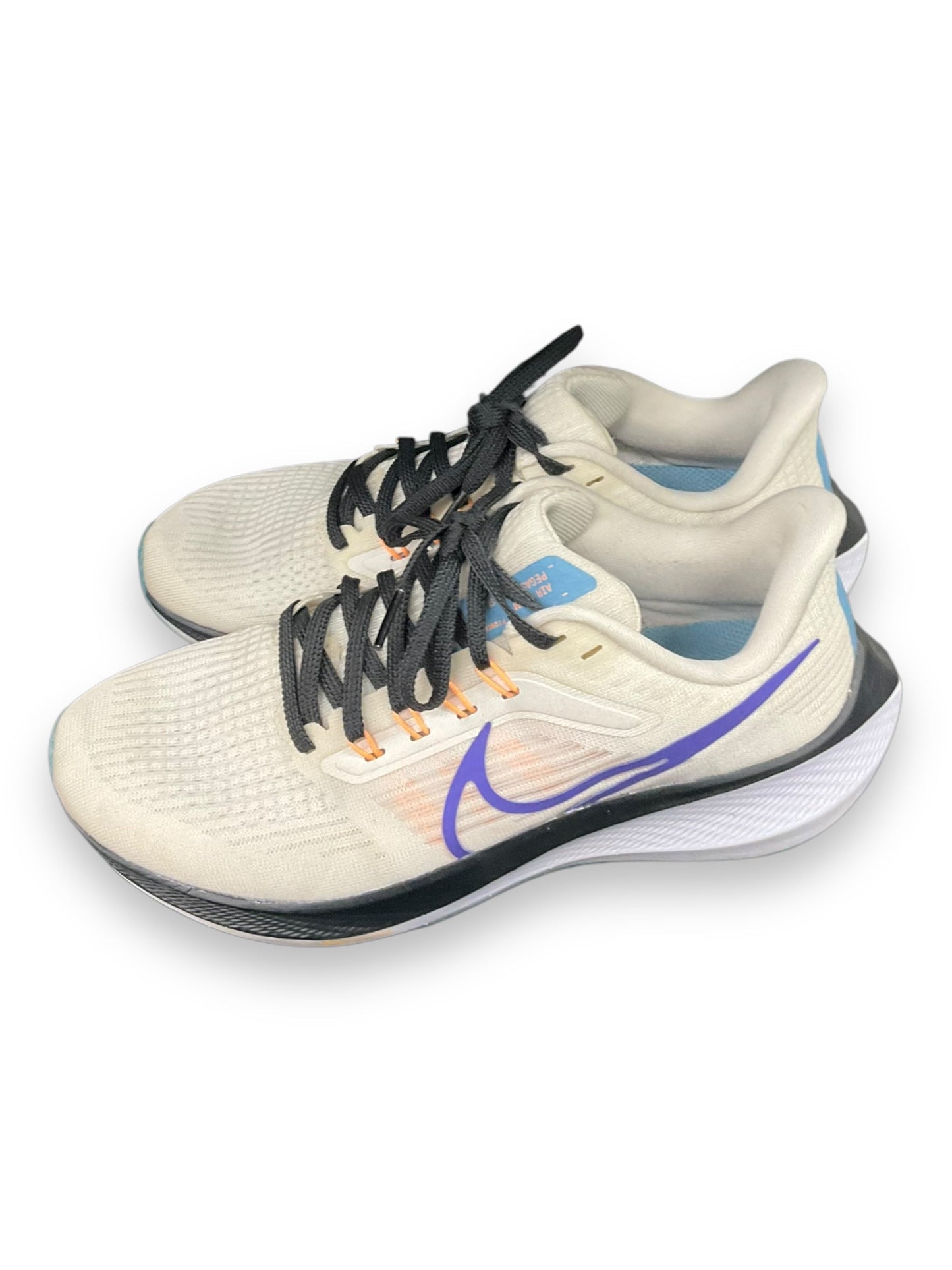 Shoes Sneakers By Nike In Ivory, Size: 7