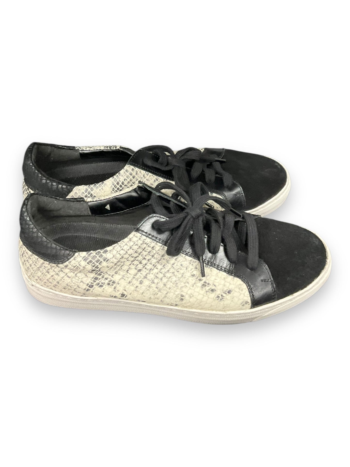 Shoes Sneakers By Clothes Mentor In Black & Cream, Size: 8