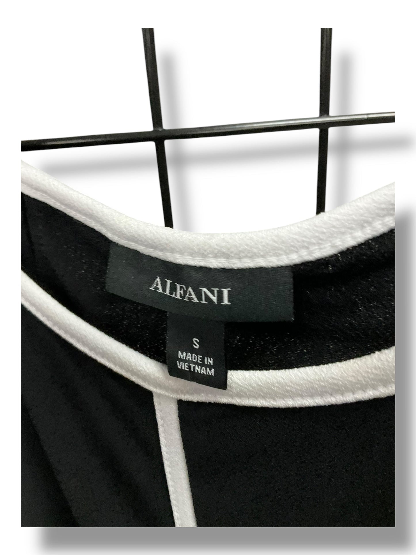 Top Sleeveless By Alfani In Black & White, Size: S