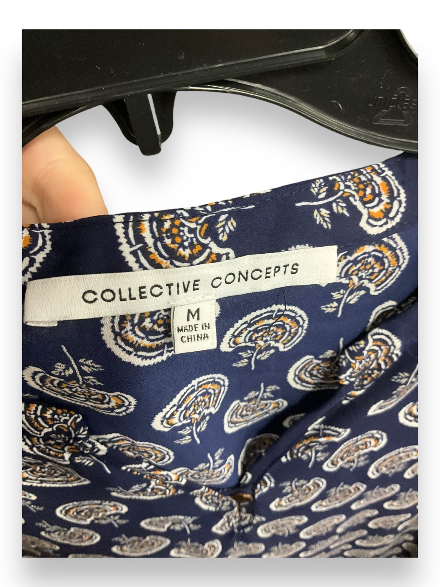 Blouse Long Sleeve By Collective Concepts In Navy, Size: M