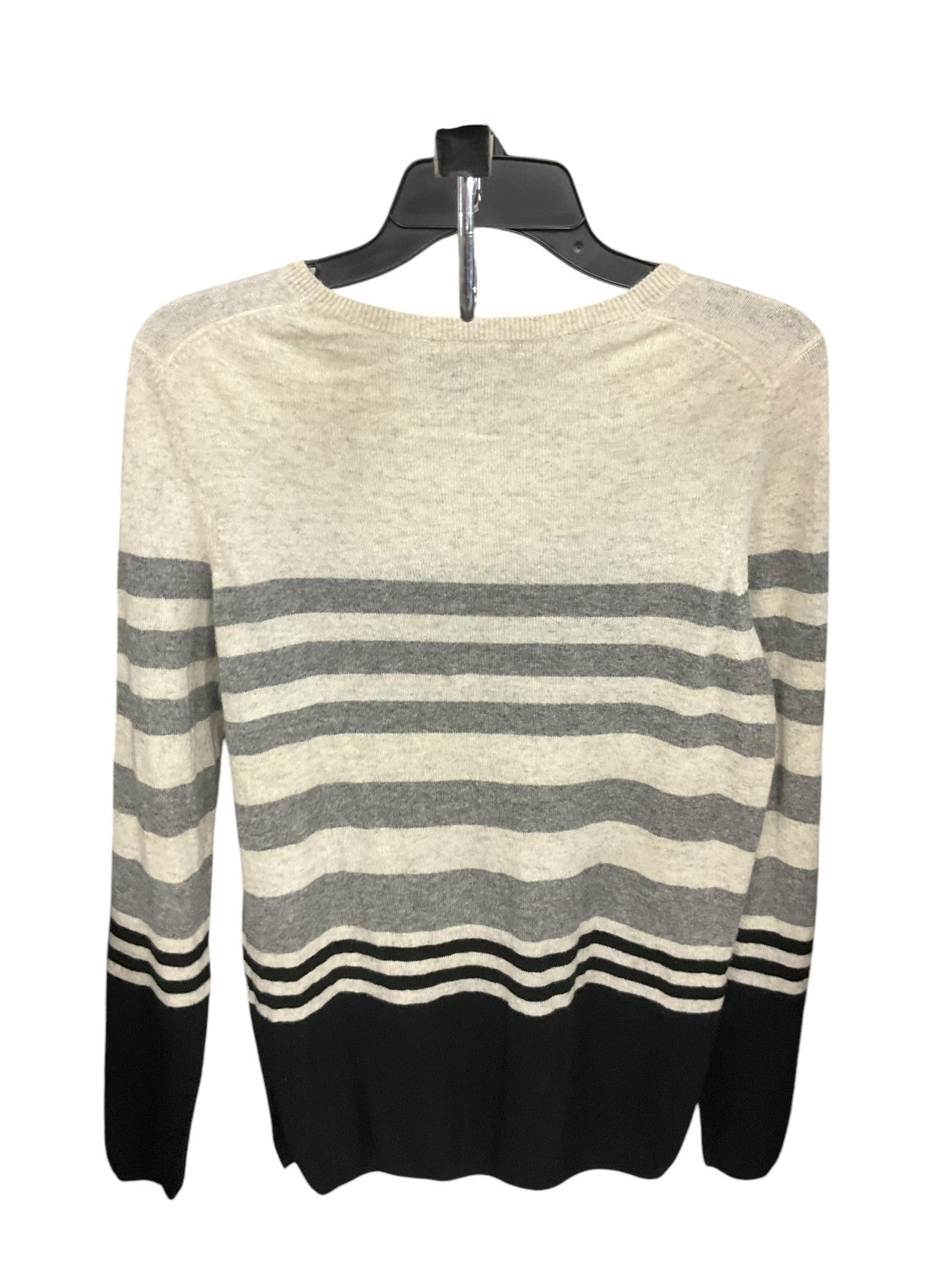 Top Long Sleeve By Vince In Striped Pattern, Size: M