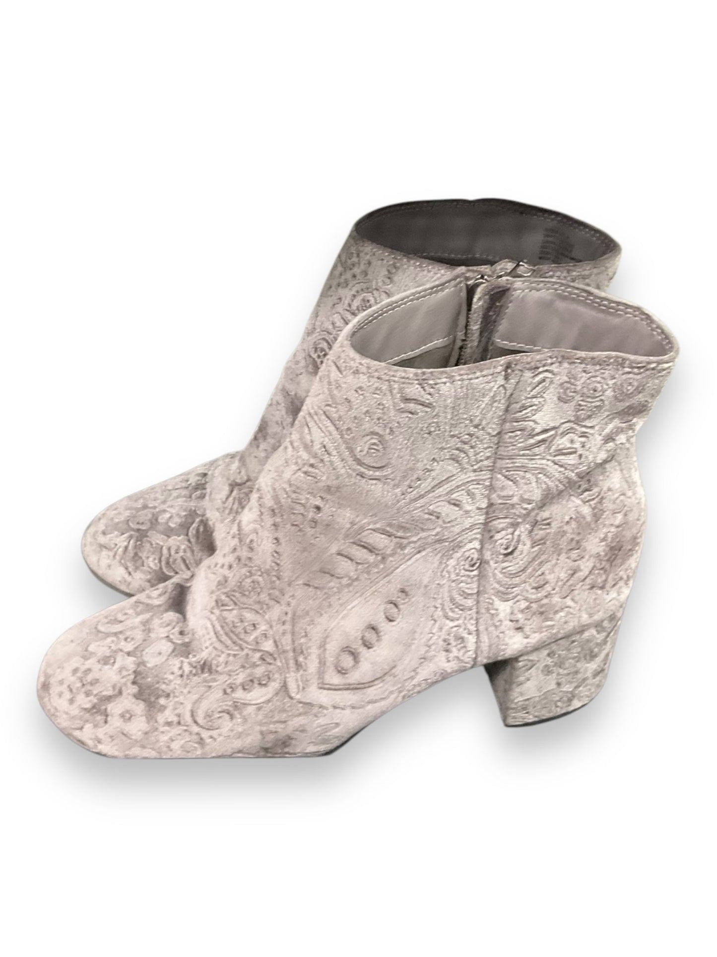 Boots Ankle Heels By Zigi Soho In Grey, Size: 9