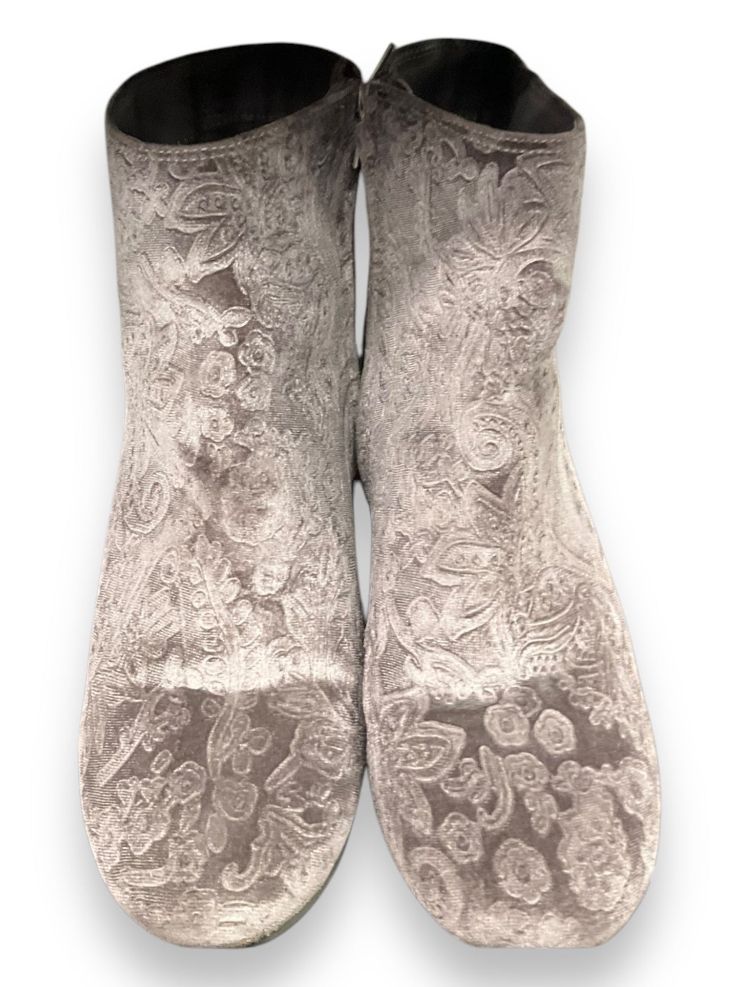 Boots Ankle Heels By Zigi Soho In Grey, Size: 9