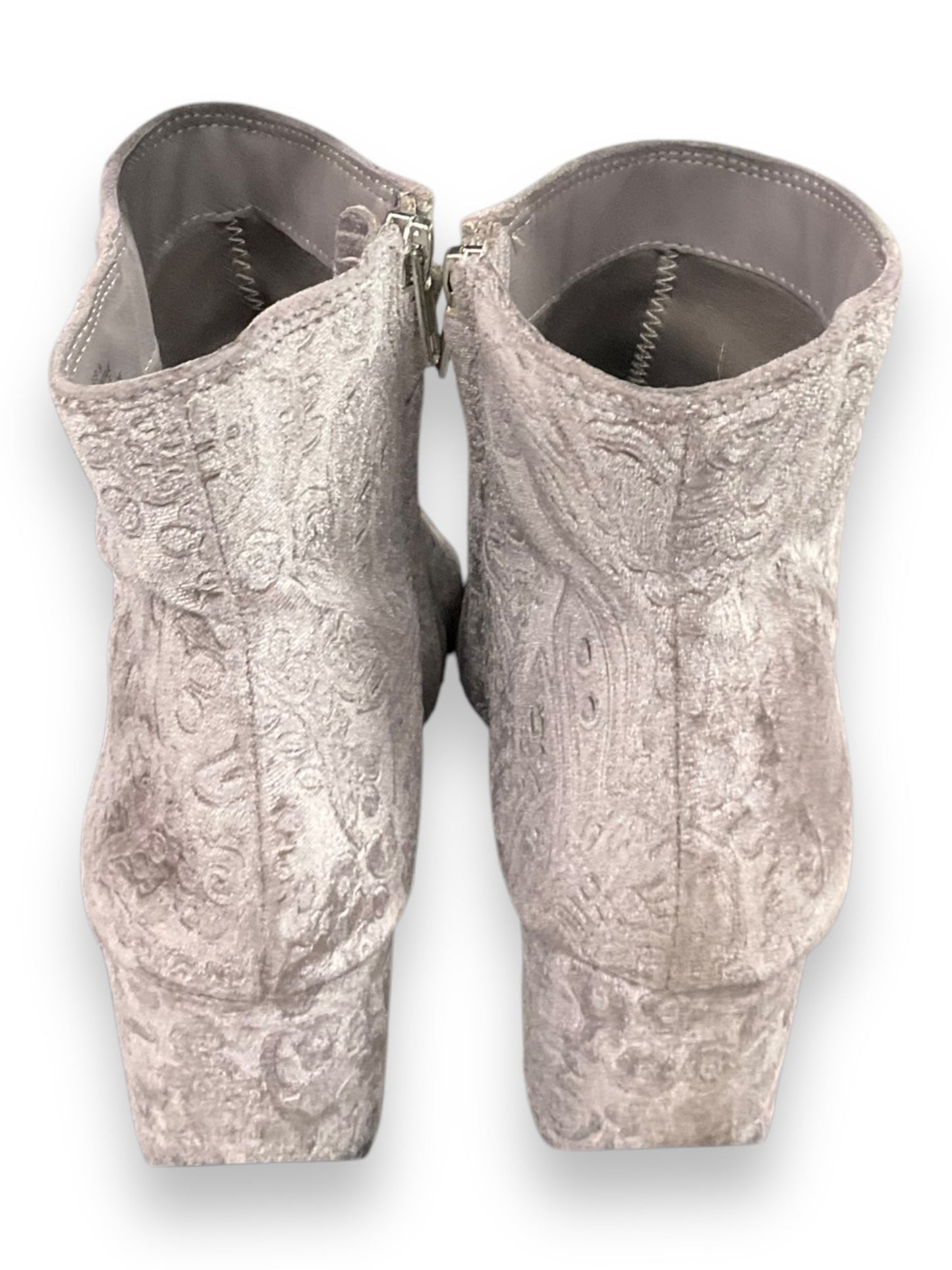 Boots Ankle Heels By Zigi Soho In Grey, Size: 9