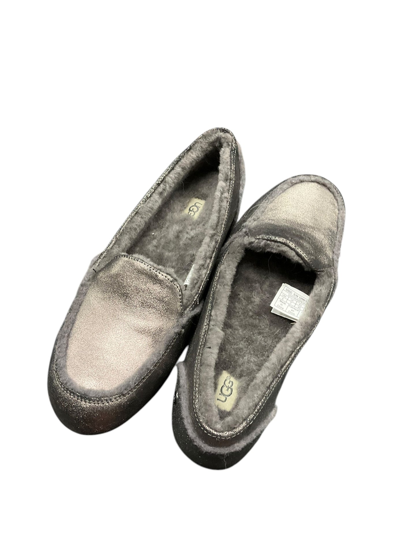 Shoes Designer By Ugg In Silver, Size: 9