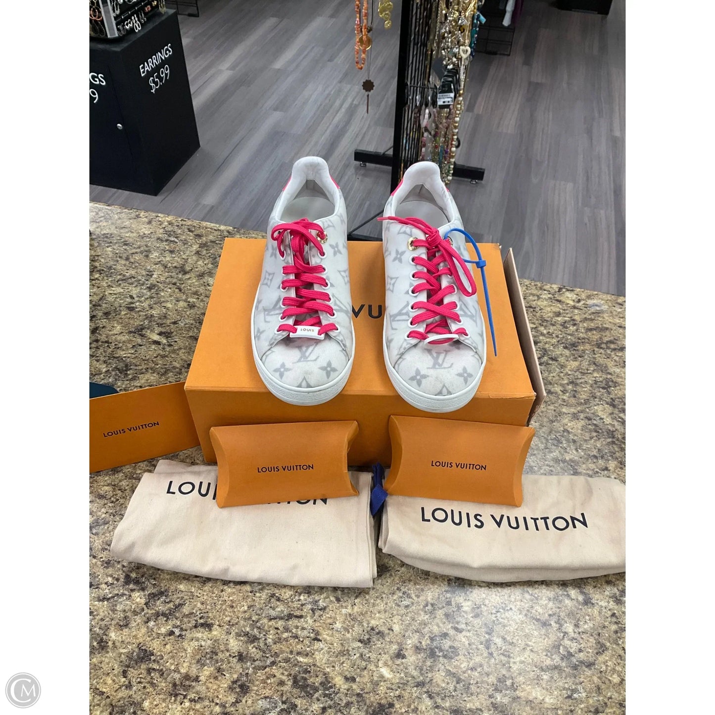 Shoes Luxury Designer By Louis Vuitton In Multi-colored, Size: 7
